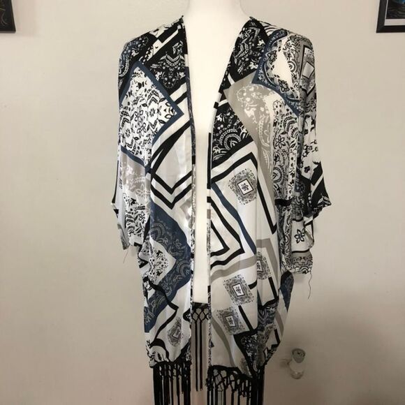 White Mark Sweaters - white mark fringe print kimono